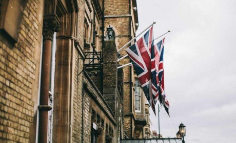 英国为什么会吸引这么多的留学生？
