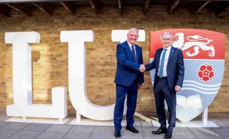 英国兰卡斯特大学与 INTO 正式签署合作伙伴协议