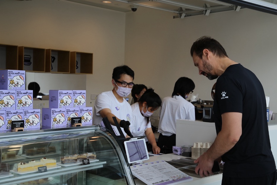 昆山杜克大学引入“无声咖啡店”助力残障人士就业